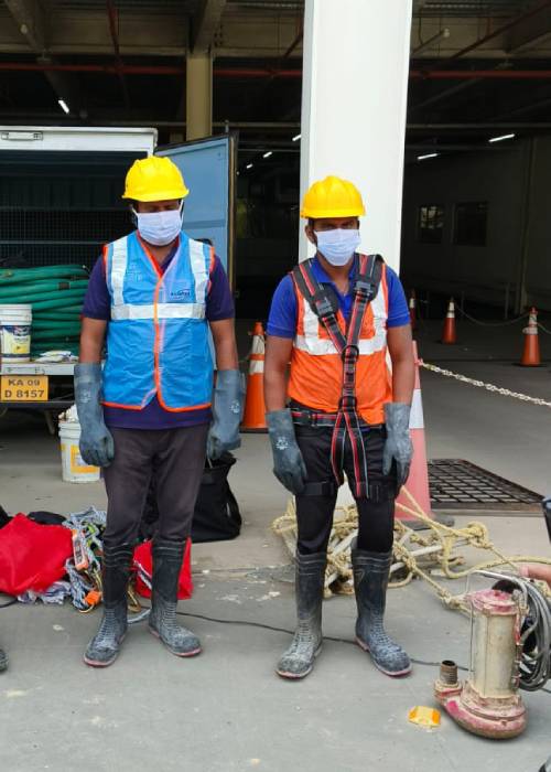 Tank cleaning safety PPE